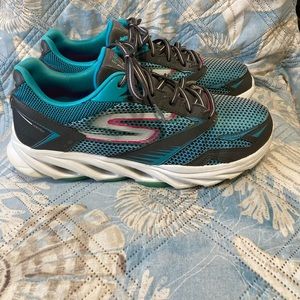 Skechers Vortex Running shoes size10 woman